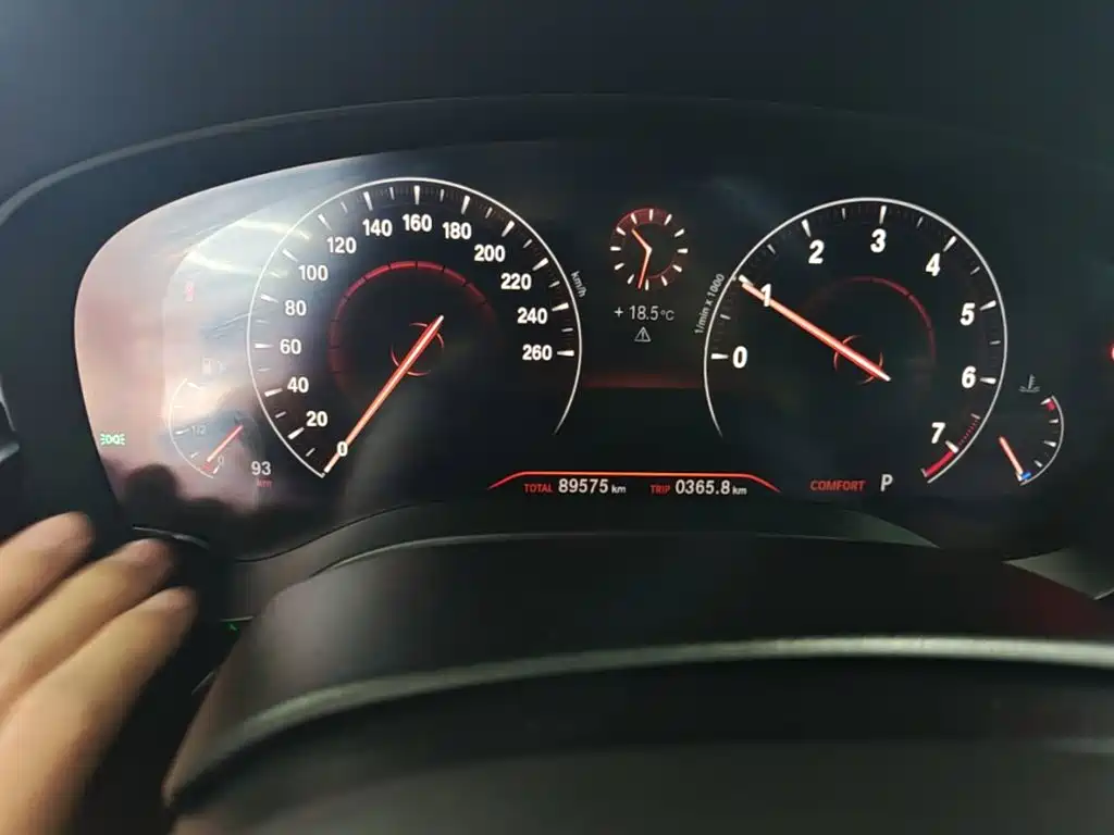BMW 5 Series — миниатюра 12
