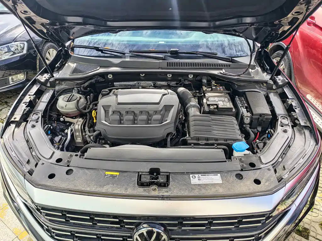 Volkswagen Passat 2023 380TSI Luxury