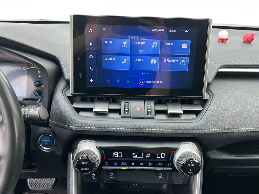 Toyota RAV4 — миниатюра 22