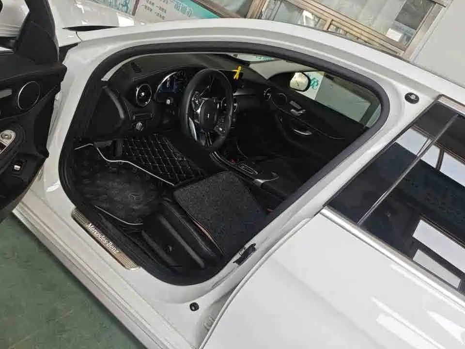 Mercedes-Benz C-Class — миниатюра 4
