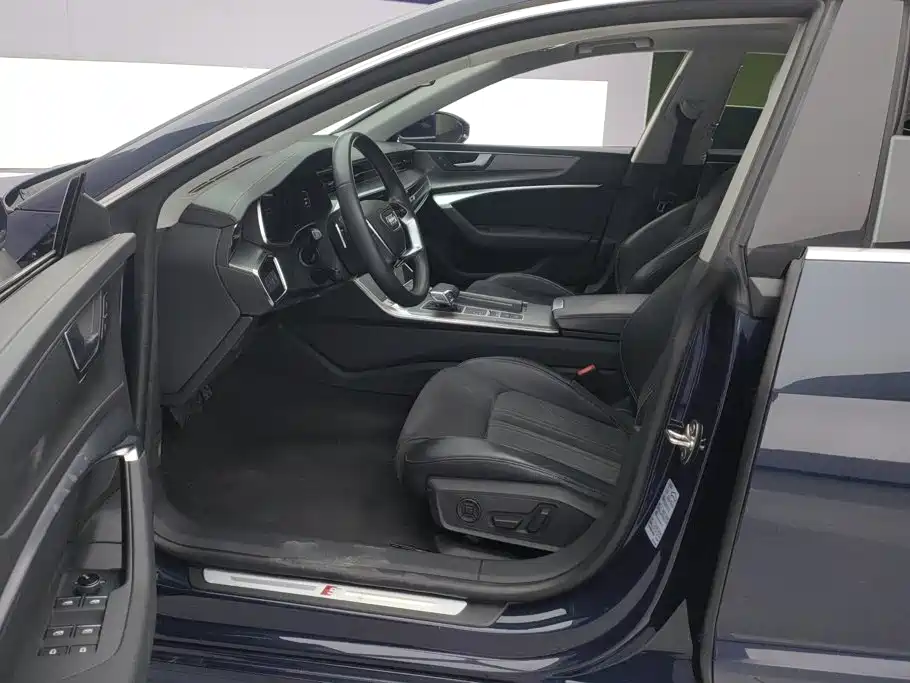 Audi A7L — миниатюра 9
