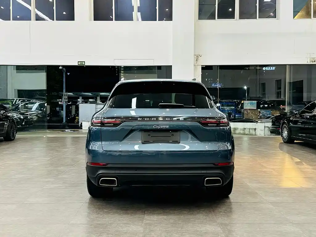 Porsche Cayenne — миниатюра 5