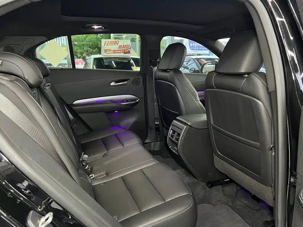 Cadillac XT4 — миниатюра 10