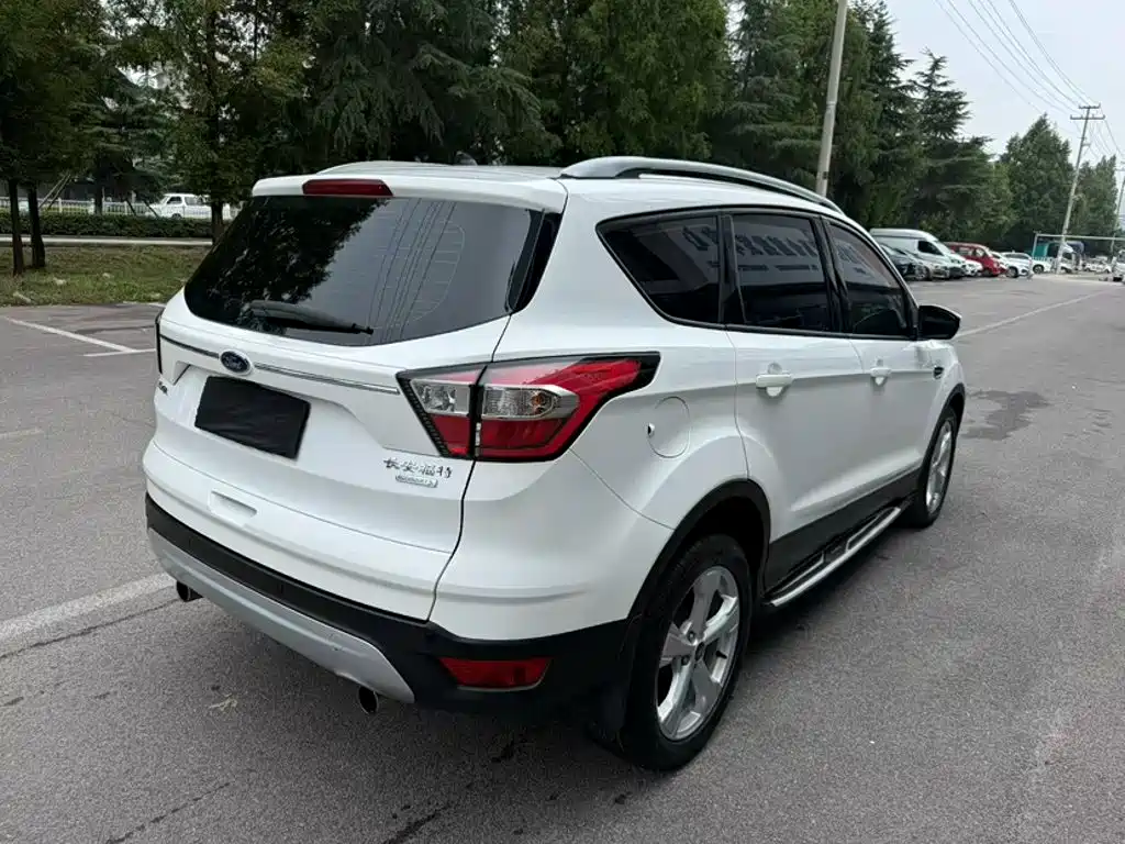 Ford Kuga — миниатюра 8