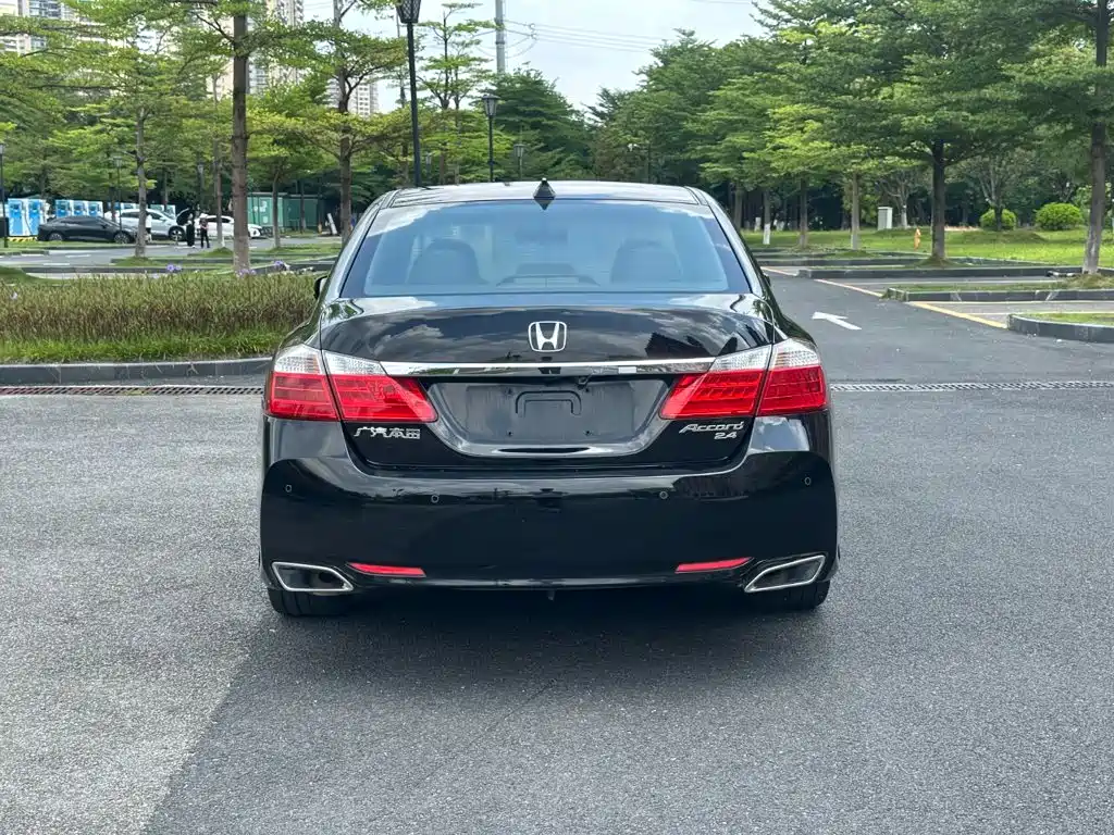Honda Accord — миниатюра 17