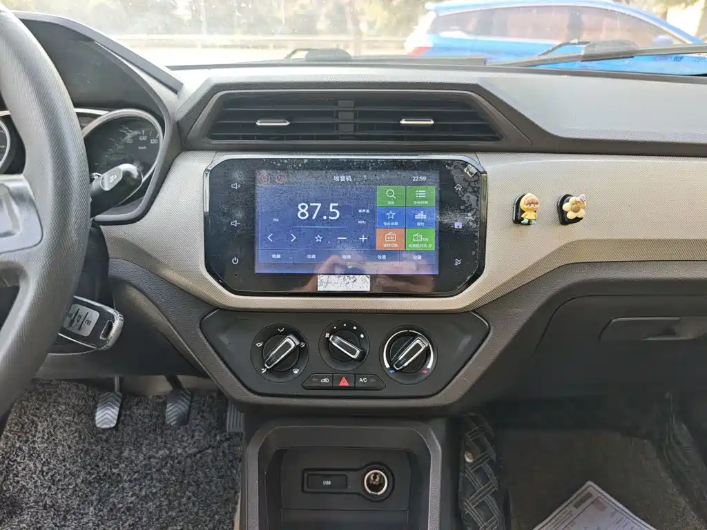 Wuling Hongguang — миниатюра 13