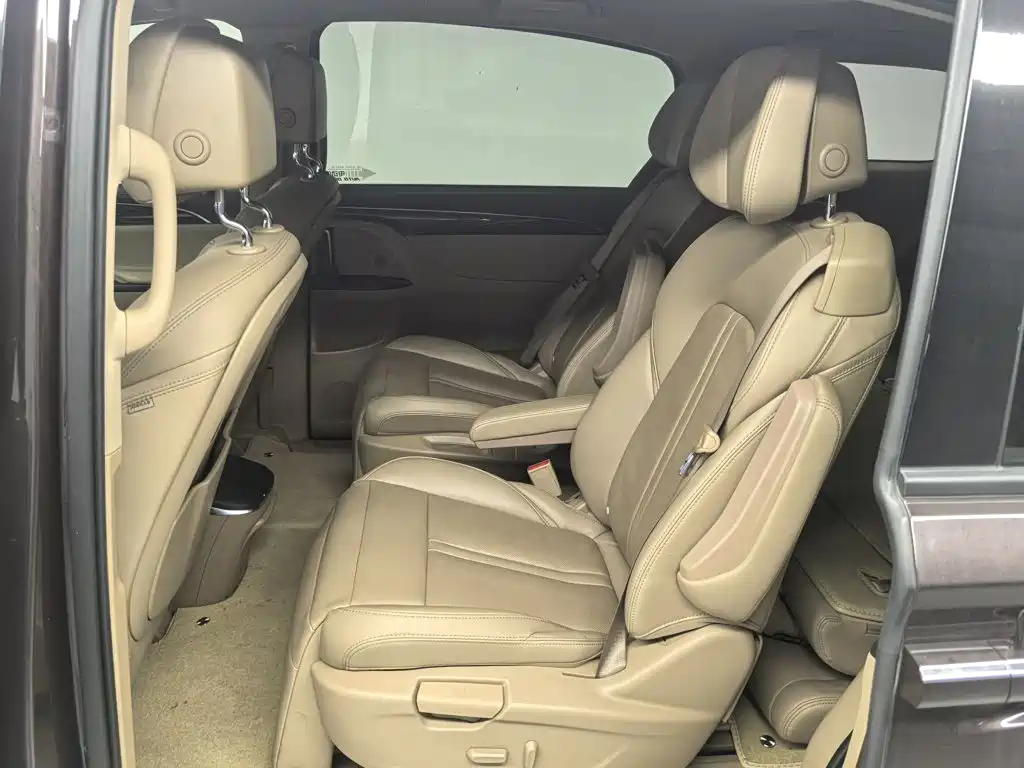 Buick GL8 — миниатюра 18