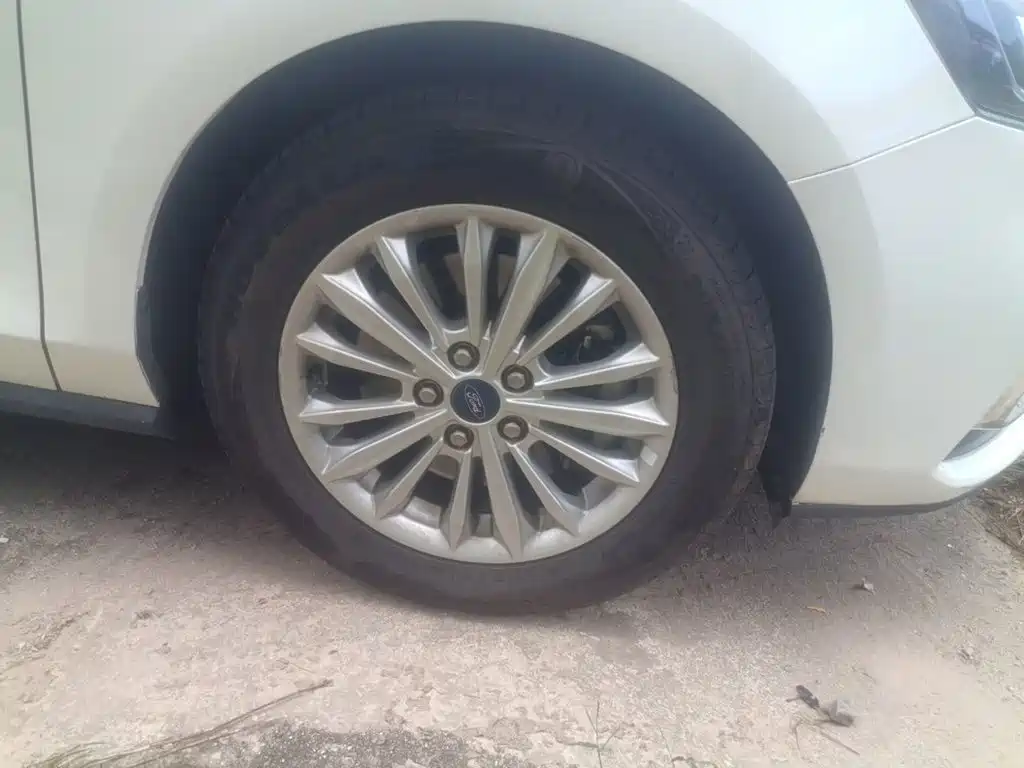 Ford Focus — миниатюра 8