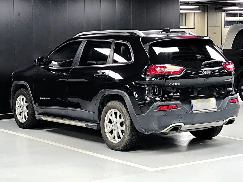 Jeep Cherokee — миниатюра 19