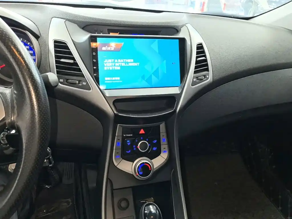 Hyundai Elantra Langdong — миниатюра 13