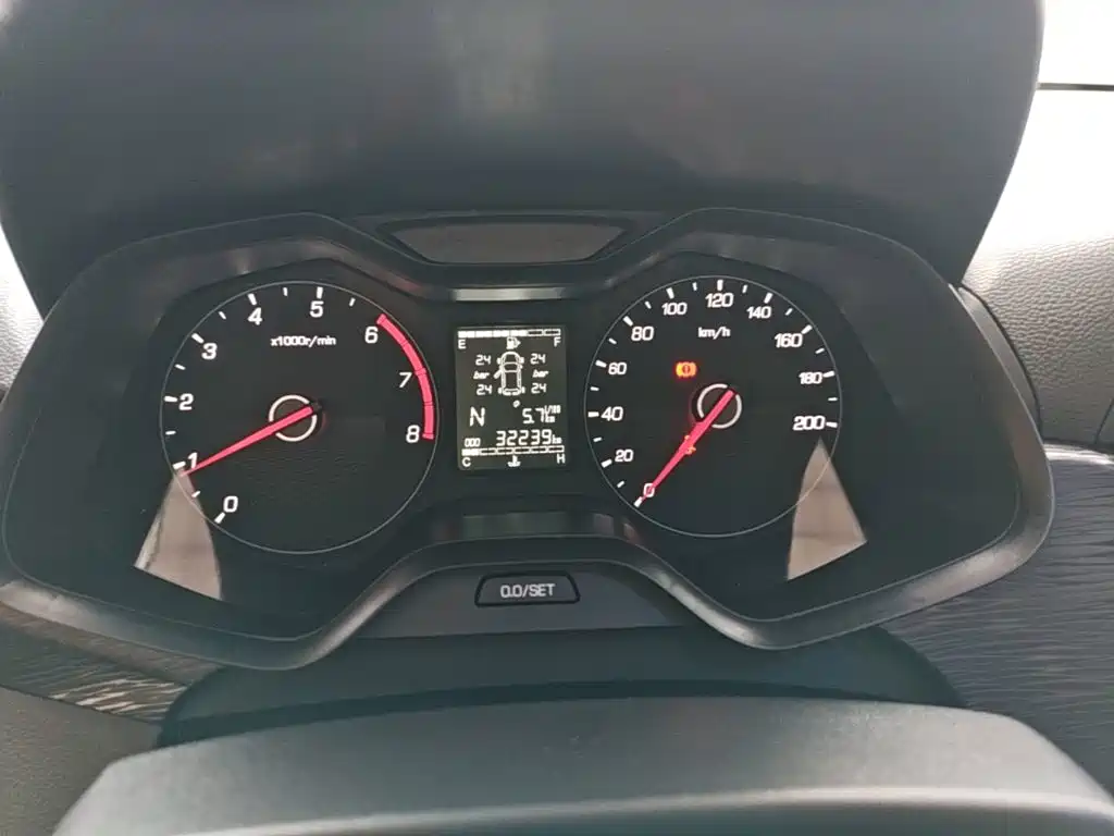 Baojun 310W — миниатюра 12