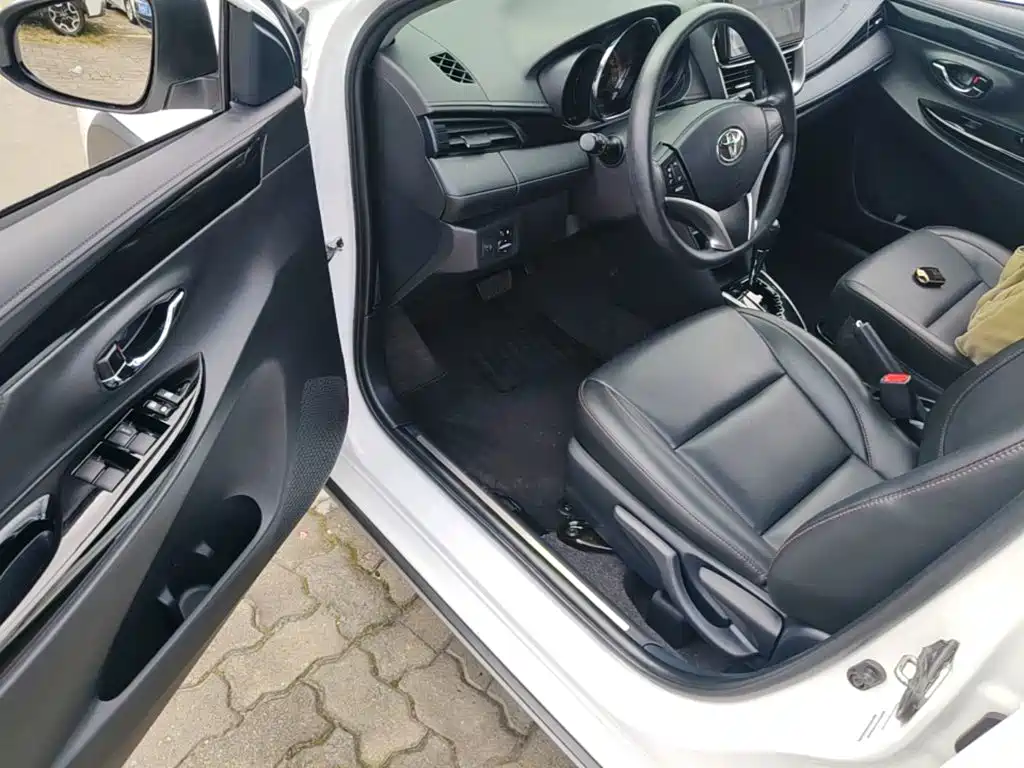 Toyota Yaris L — миниатюра 16