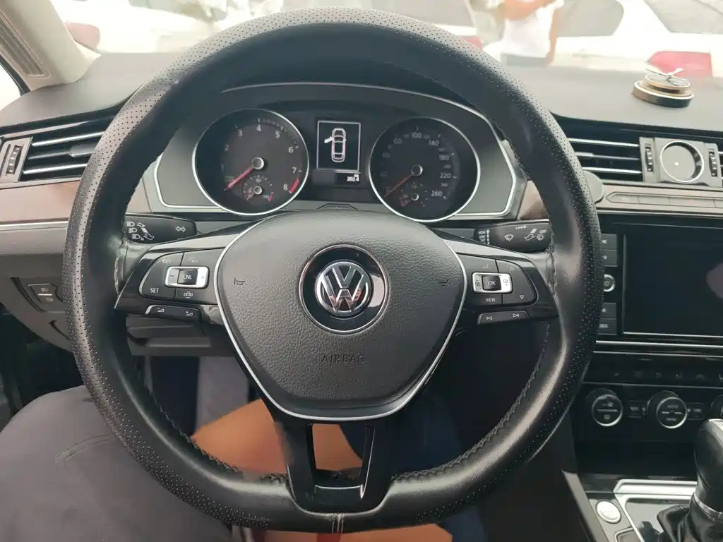 Volkswagen Magotan — миниатюра 3