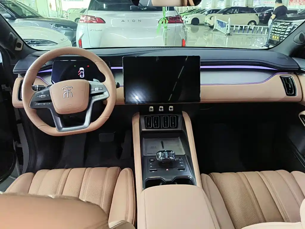 BYD L EV — миниатюра 10