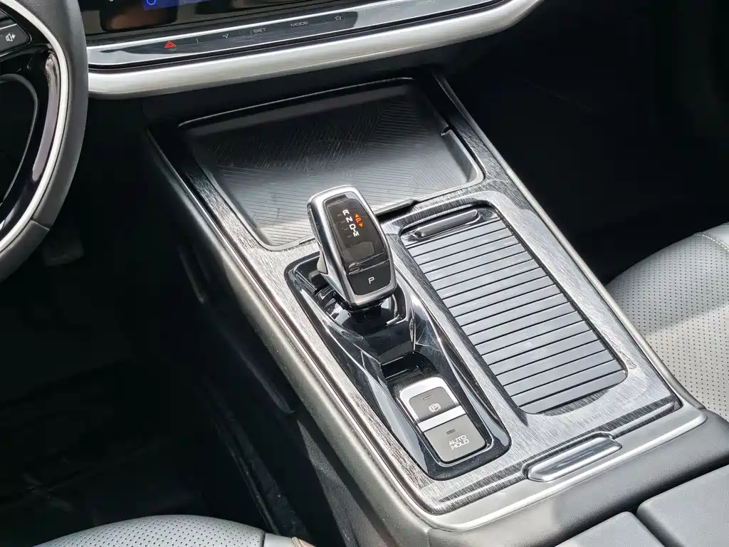 DONGFENG YI HYUN MAX