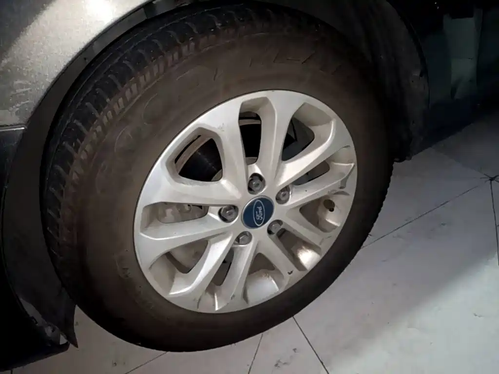 Ford Focus — миниатюра 23