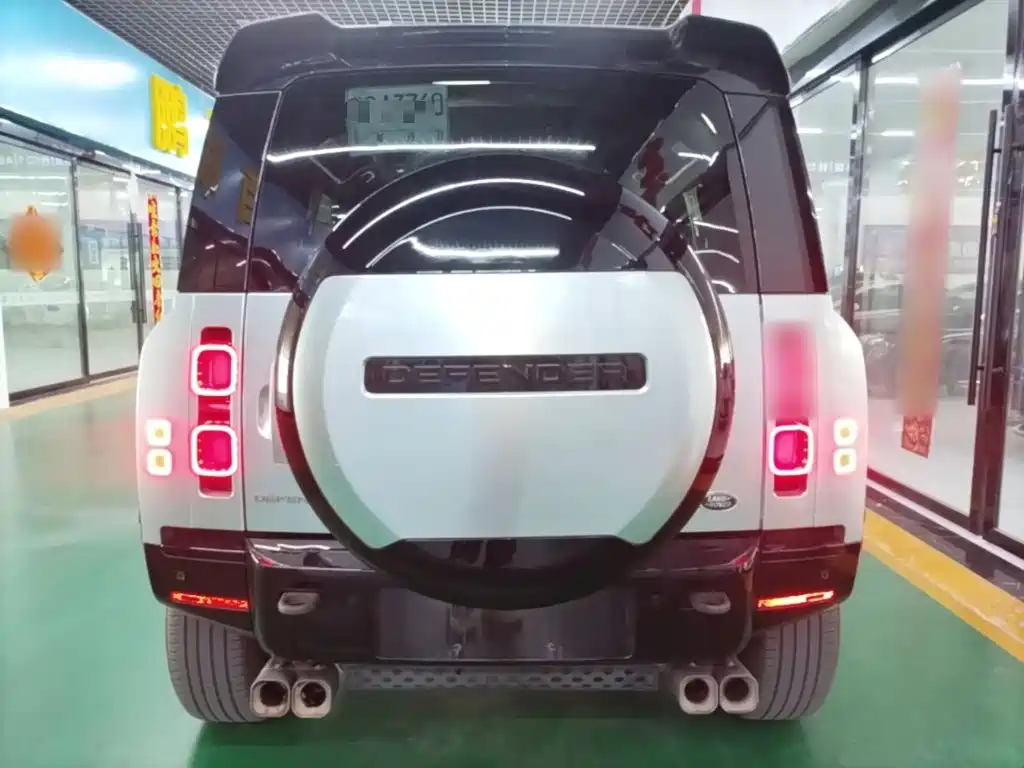 Land Rover Defender — миниатюра 6
