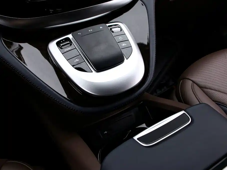 Mercedes-Benz V-Class (Import) — миниатюра 10