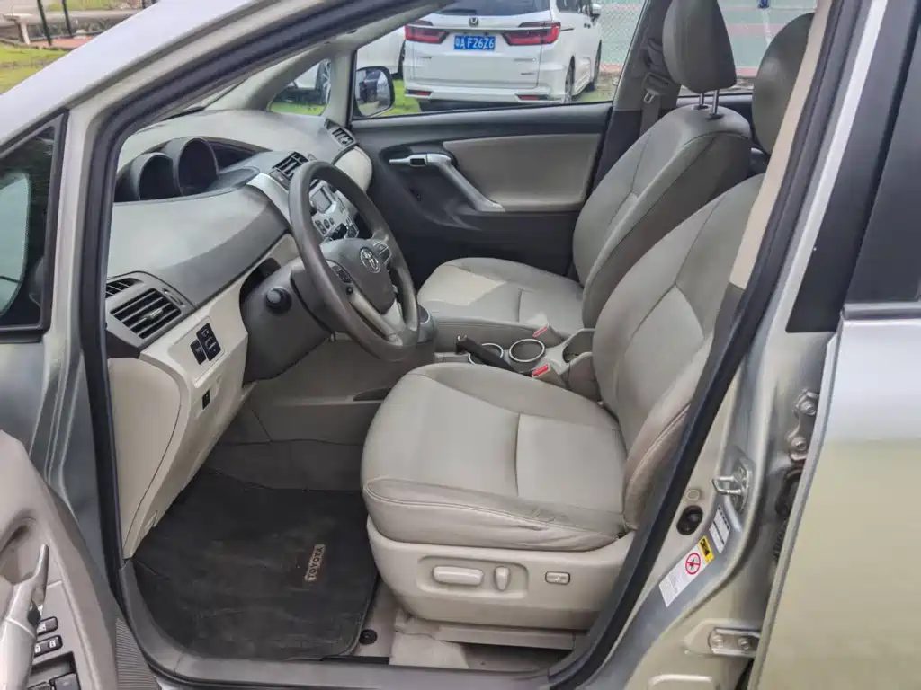 Toyota Verso — миниатюра 6