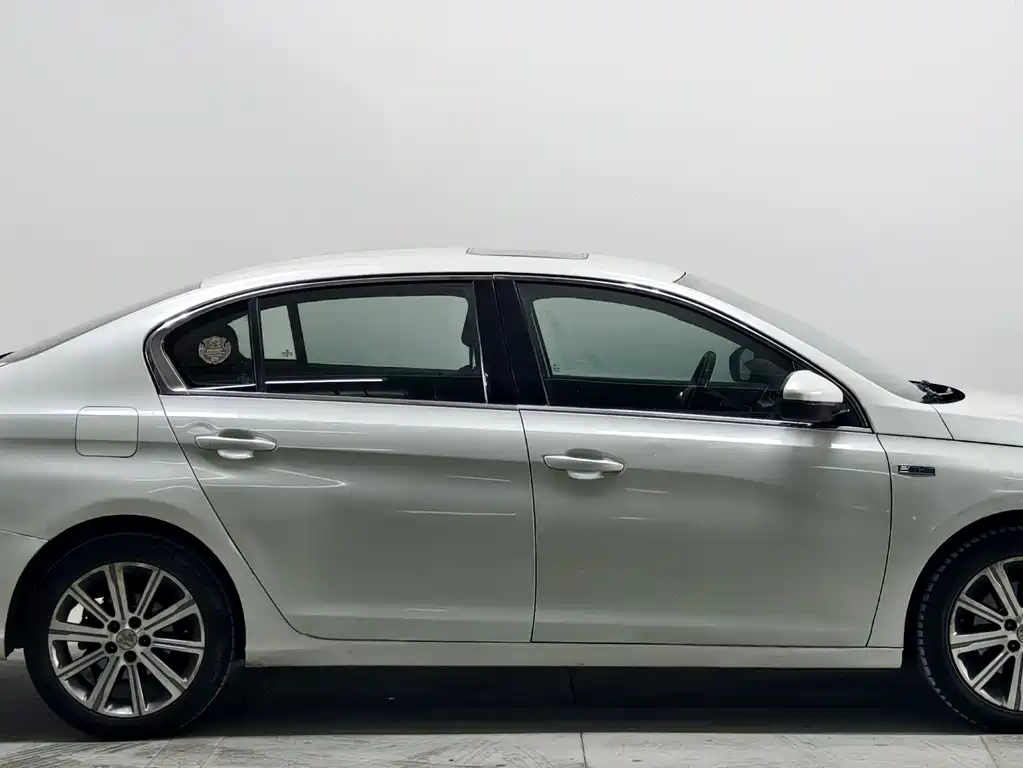 Peugeot 408 — миниатюра 8