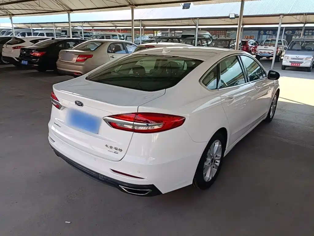 Ford Mondeo — миниатюра 7