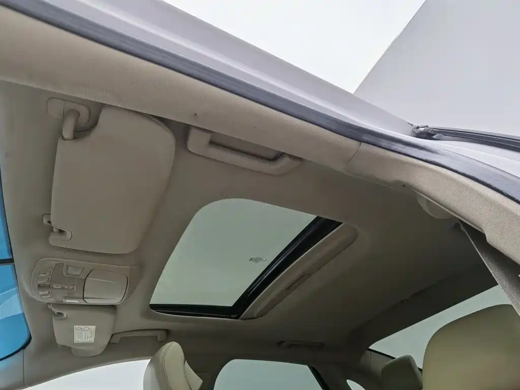 Lincoln MKZ — миниатюра 14
