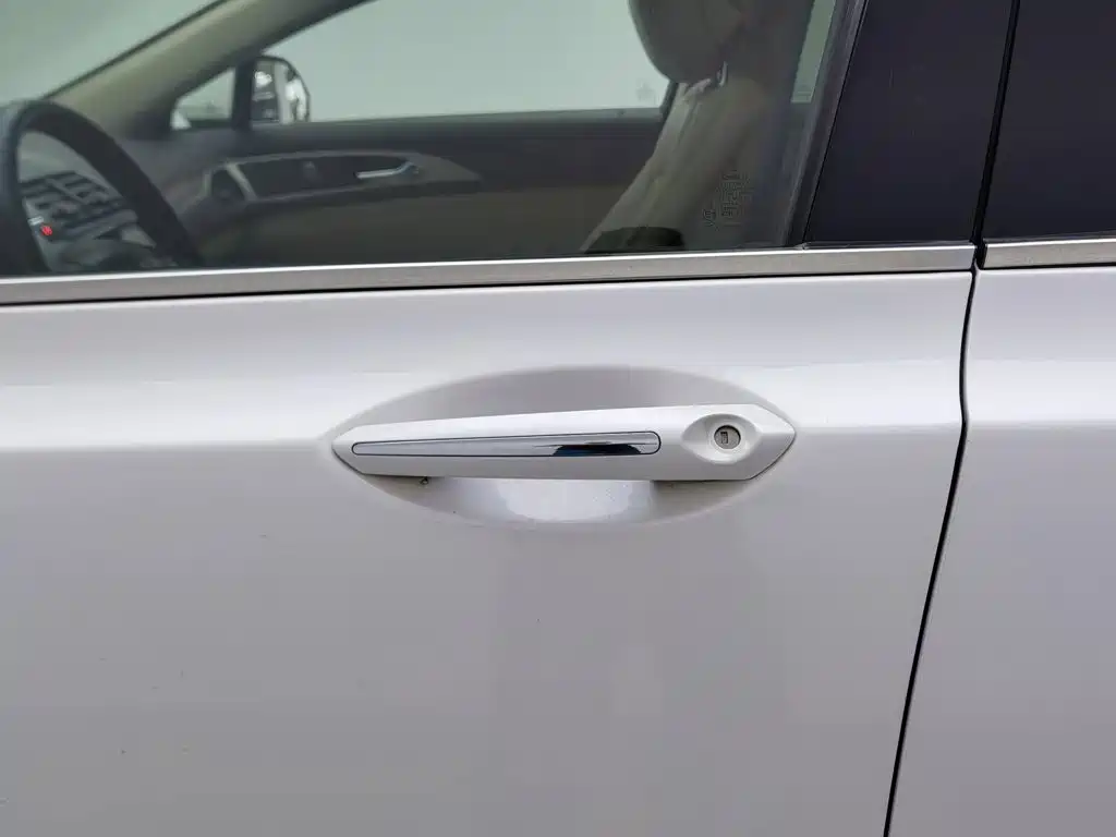 Lincoln MKZ — миниатюра 18