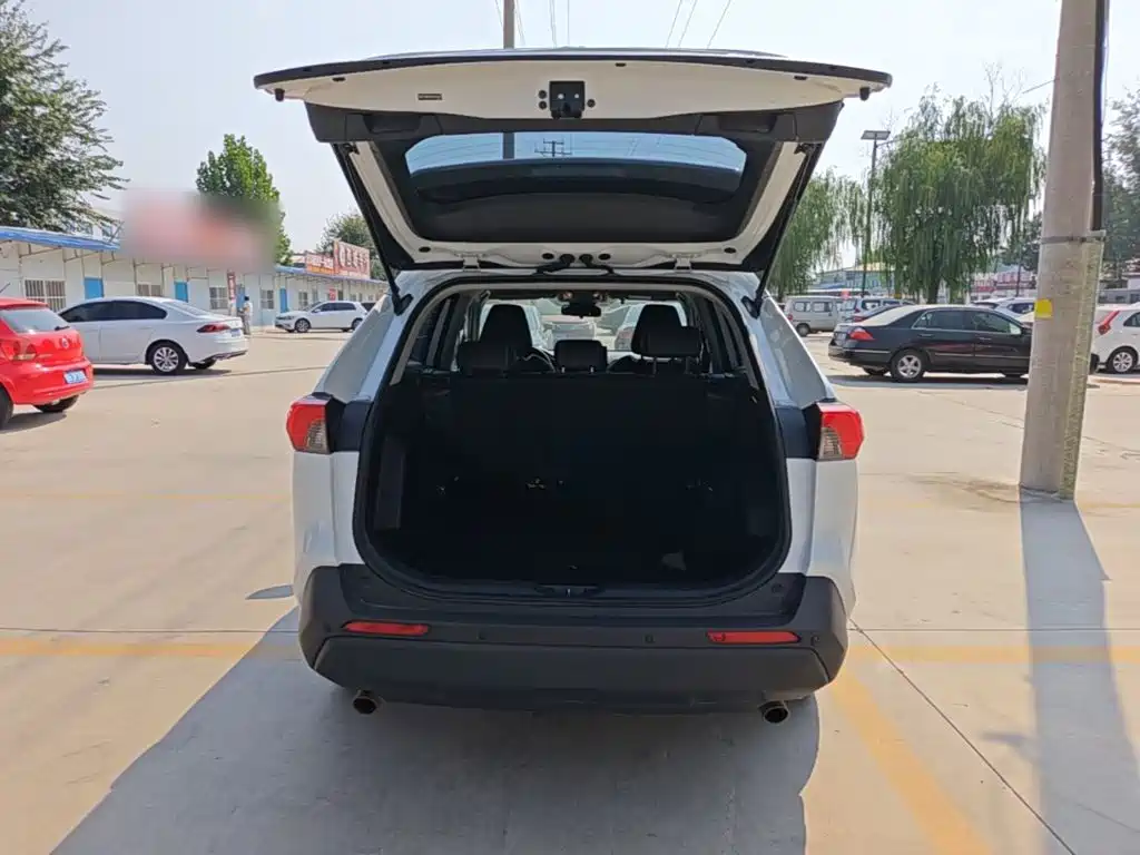 Toyota RAV4 — миниатюра 19
