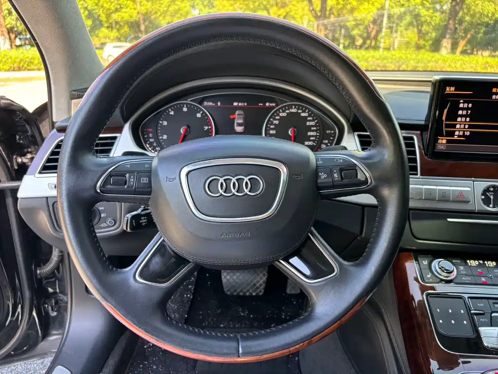 Audi A8 — миниатюра 13
