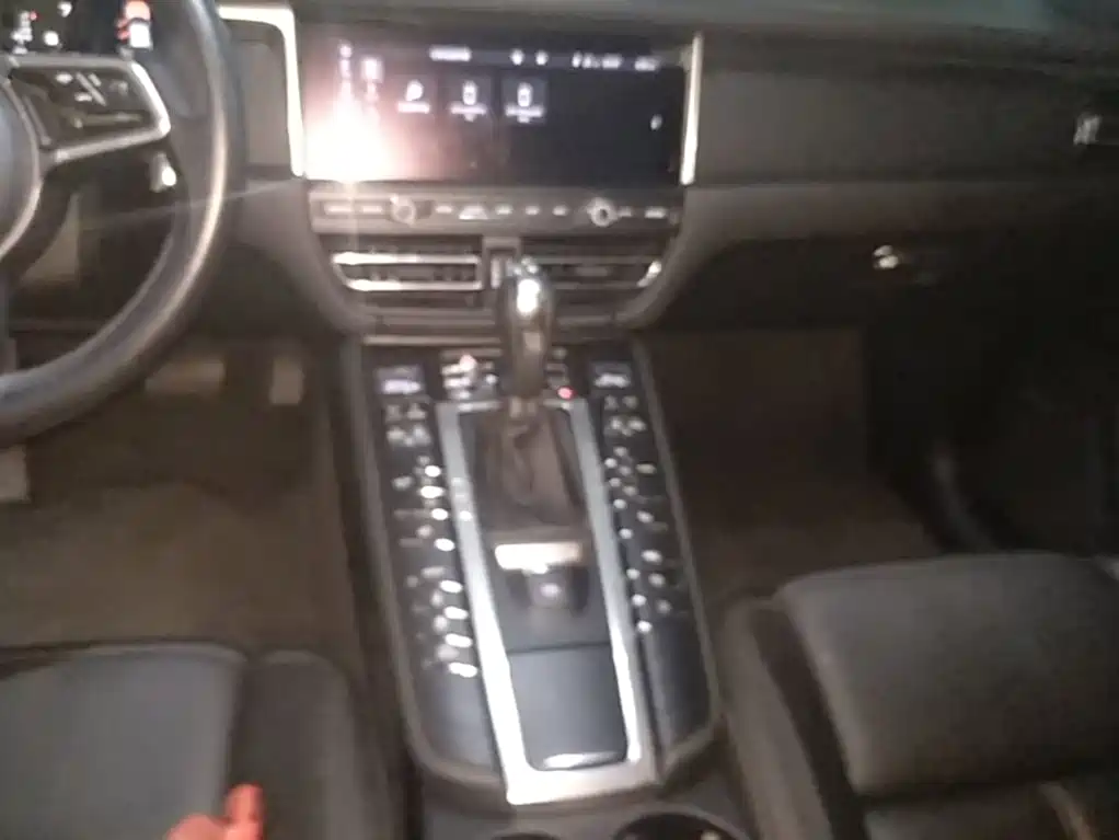 Porsche Macan — миниатюра 14