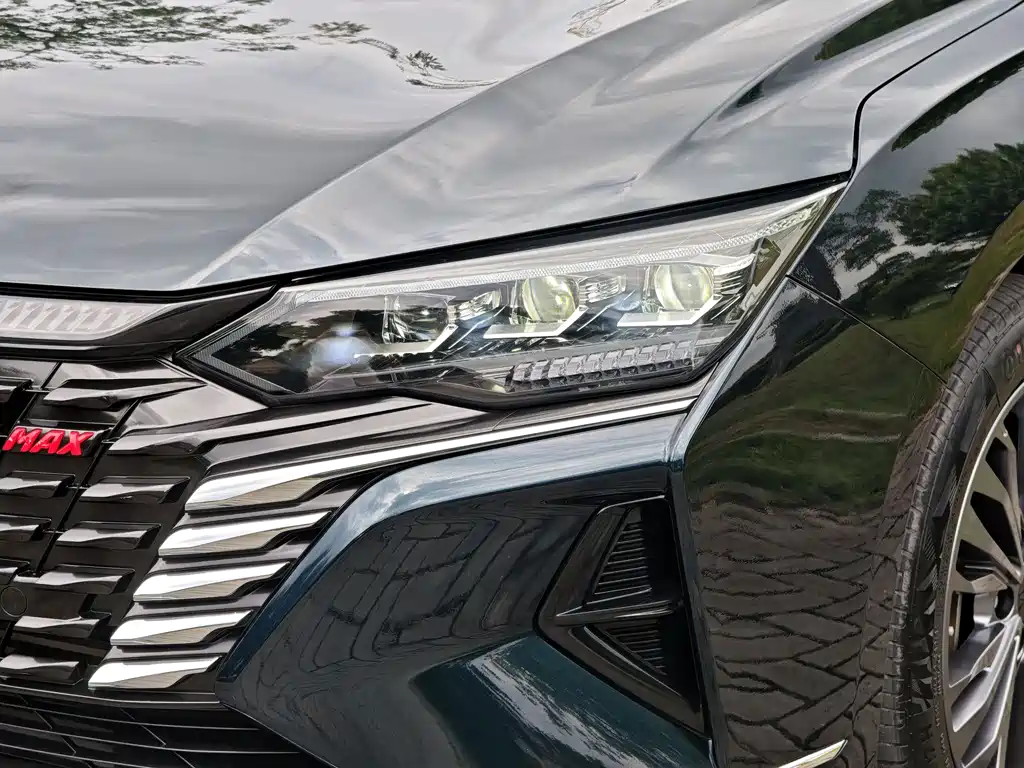 DONGFENG YI HYUN MAX