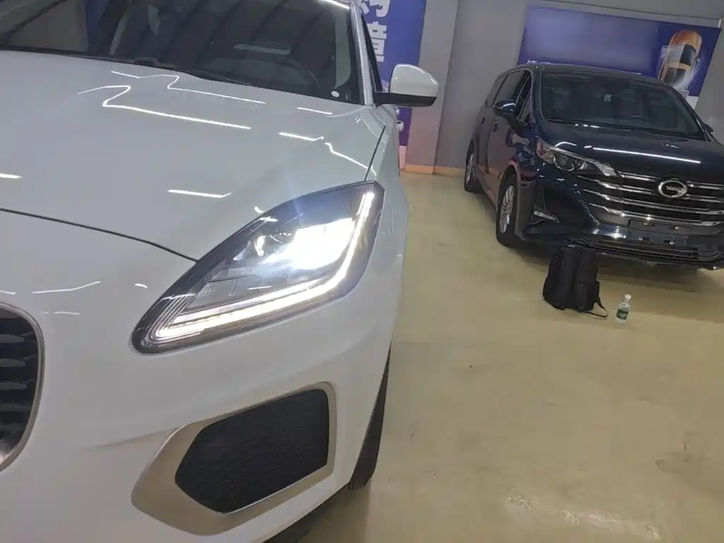 Jaguar E-PACE — миниатюра 24