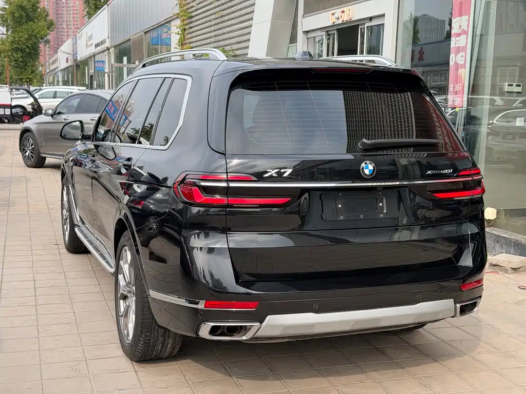 BMW X7 — миниатюра 30