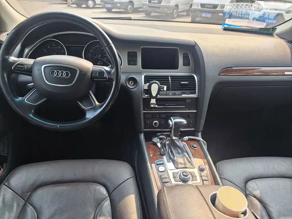 Audi Q7 — миниатюра 9