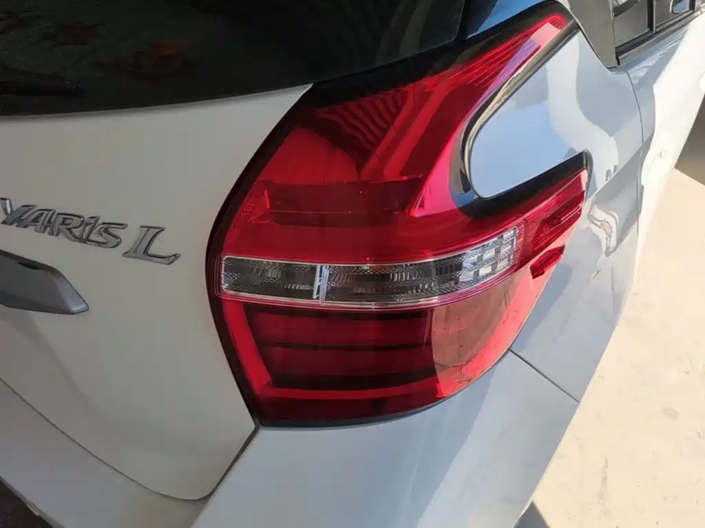 Toyota Yaris L — миниатюра 8