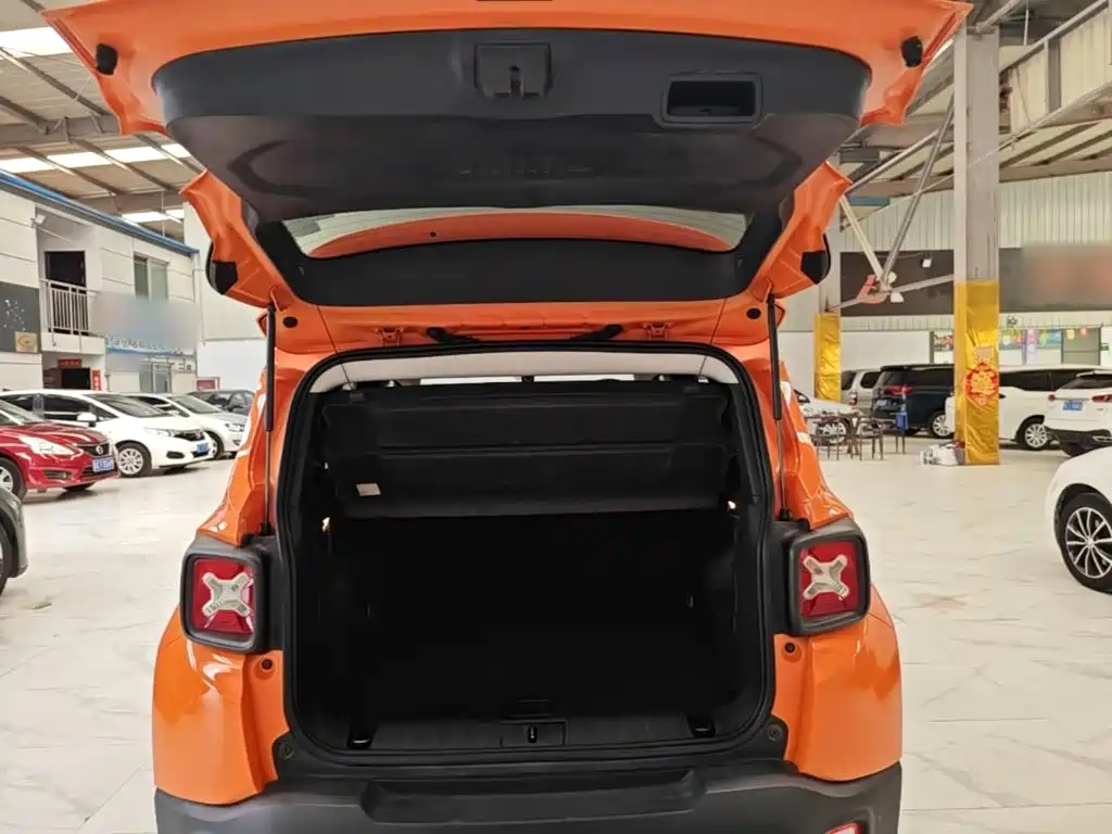 Jeep Renegade — миниатюра 19