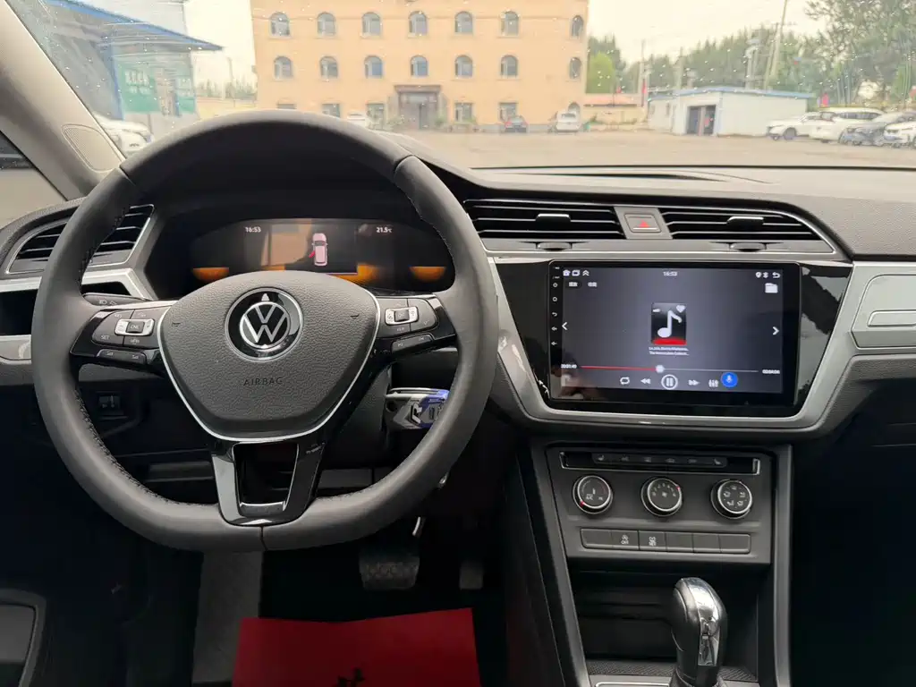 Volkswagen Touran — миниатюра 14