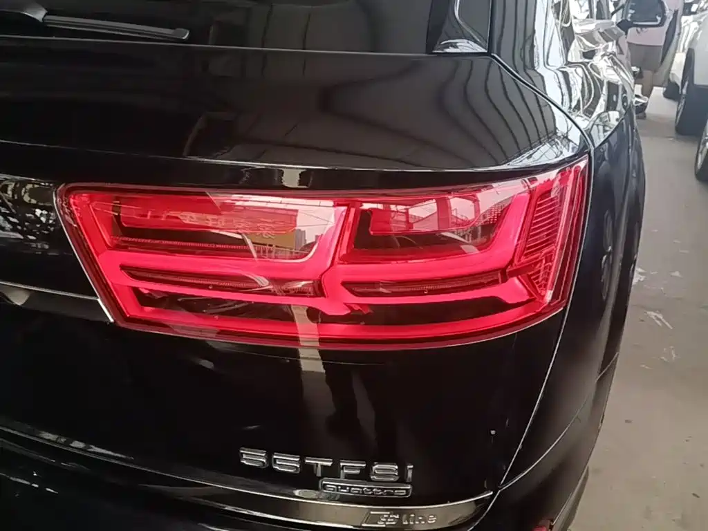 Audi Q7 — миниатюра 8