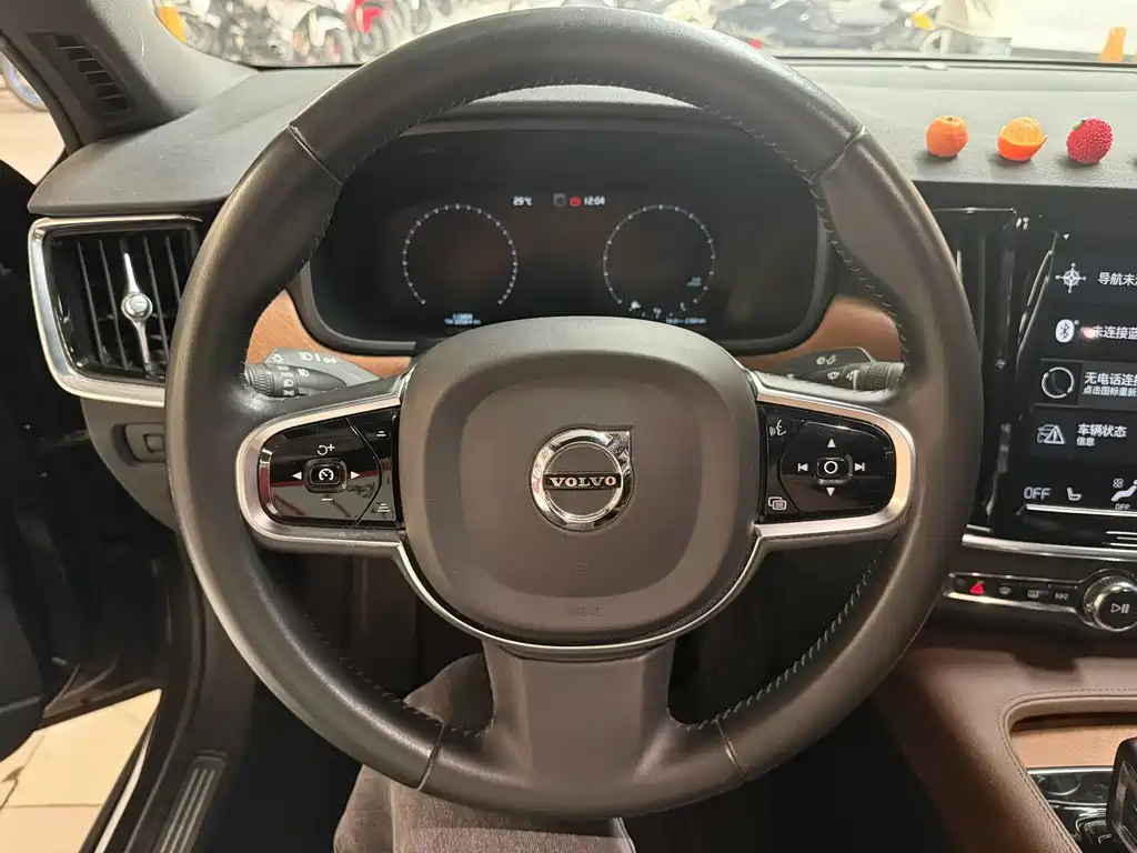 Volvo S90 — миниатюра 5