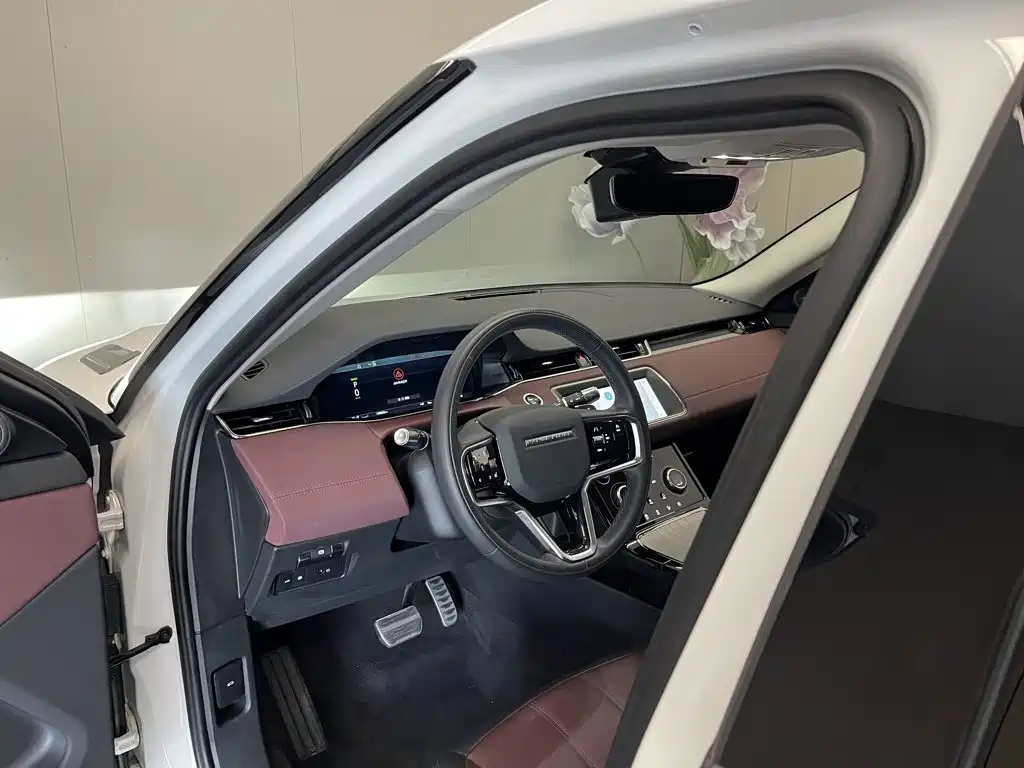 Land Rover Evoque PHEV — миниатюра 23