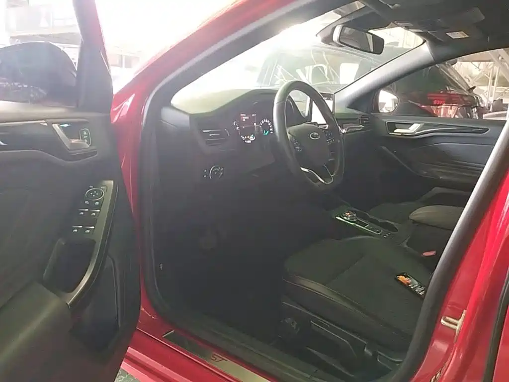 Ford Focus — миниатюра 16
