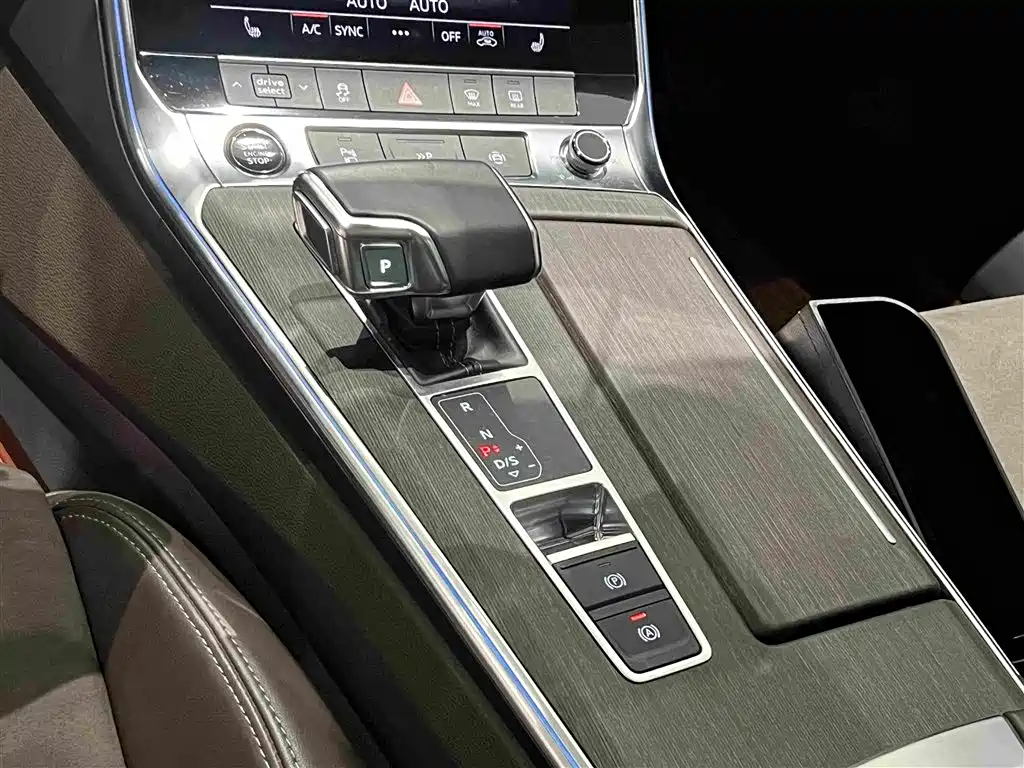 Audi A7L — миниатюра 23