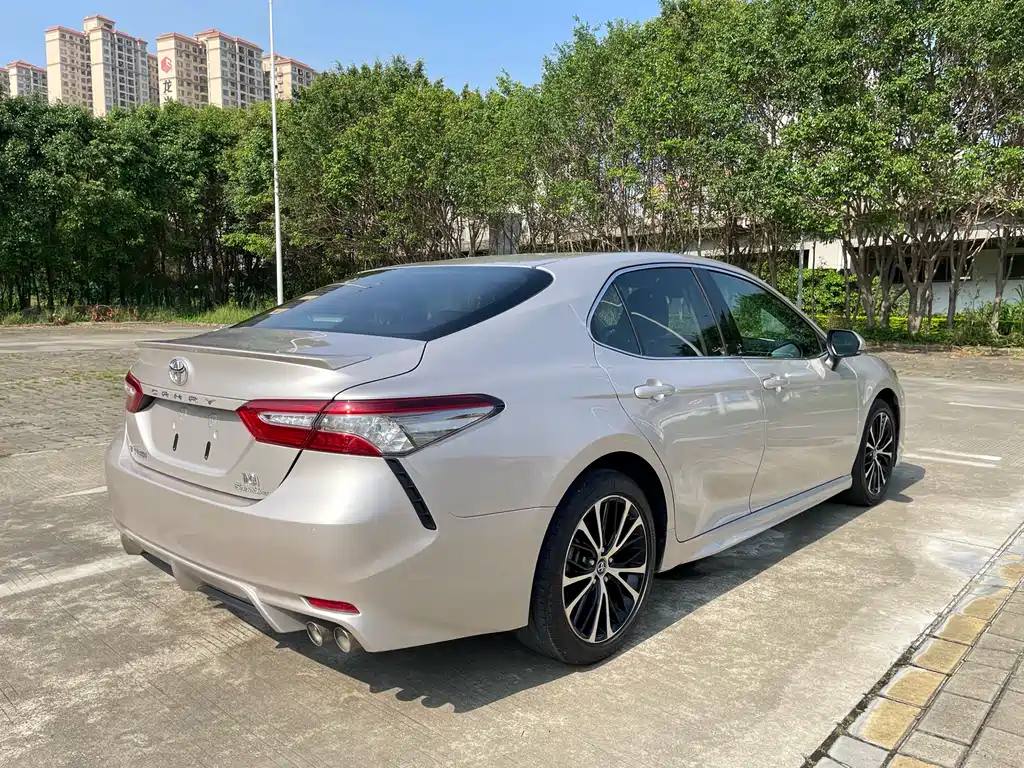 Toyota Camry - фото 14