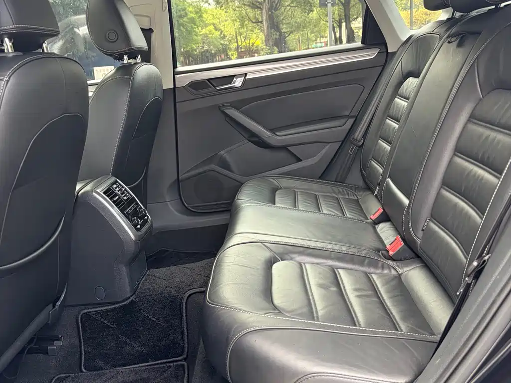 Volkswagen Passat 2017 330TSI DSG