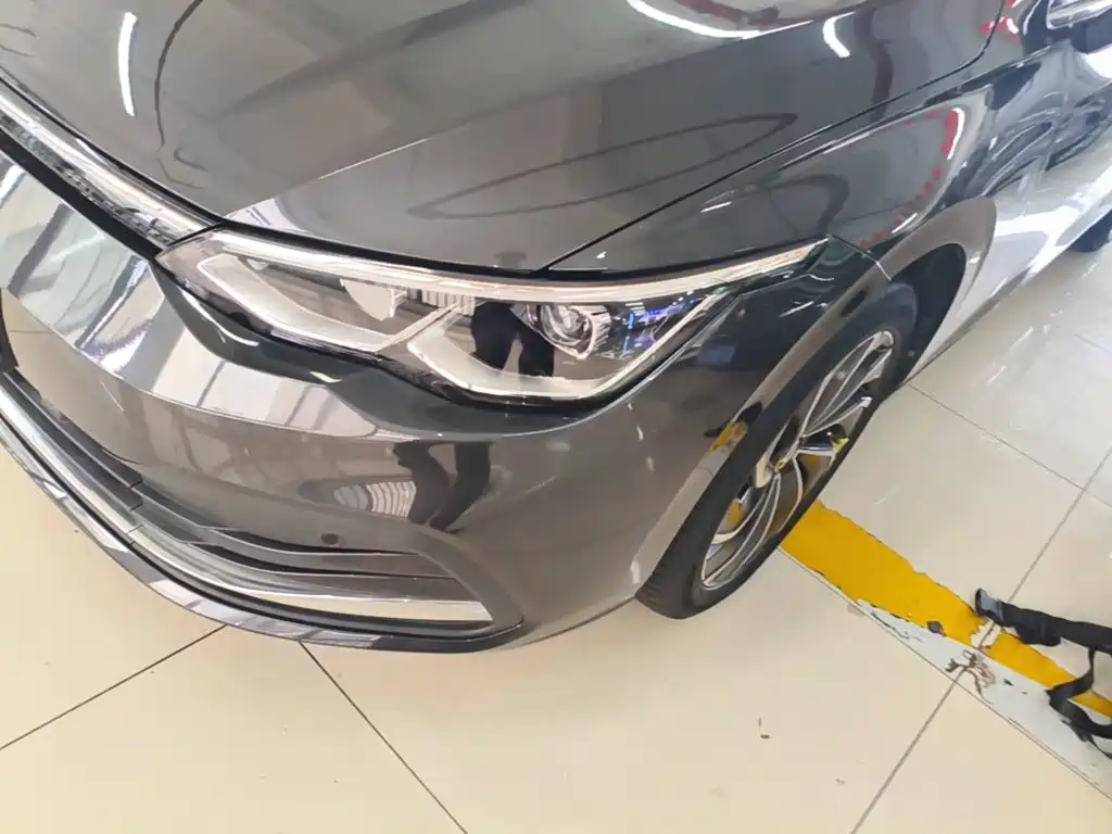Volkswagen Golf — миниатюра 24