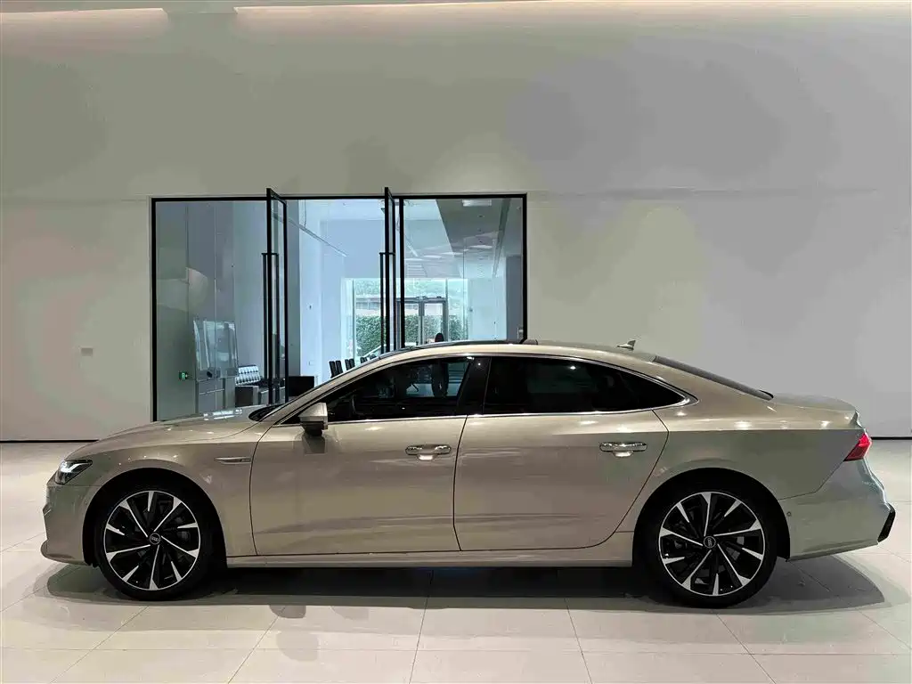 Audi A7L — миниатюра 10