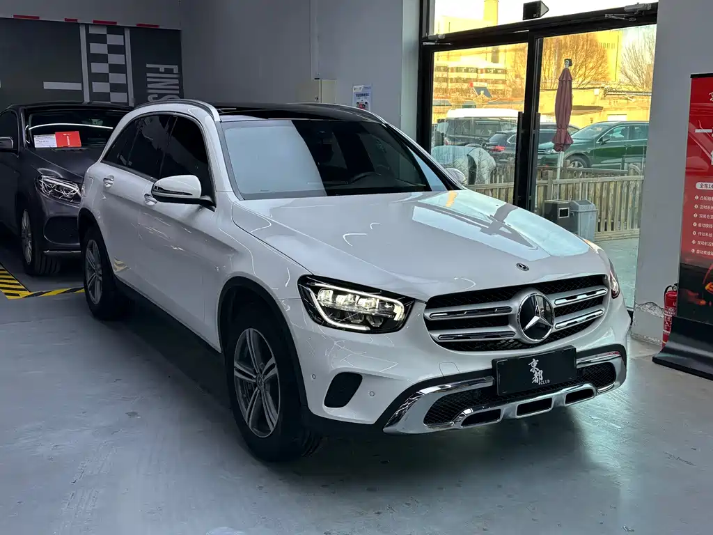 MERCEDES-BENZ GLC