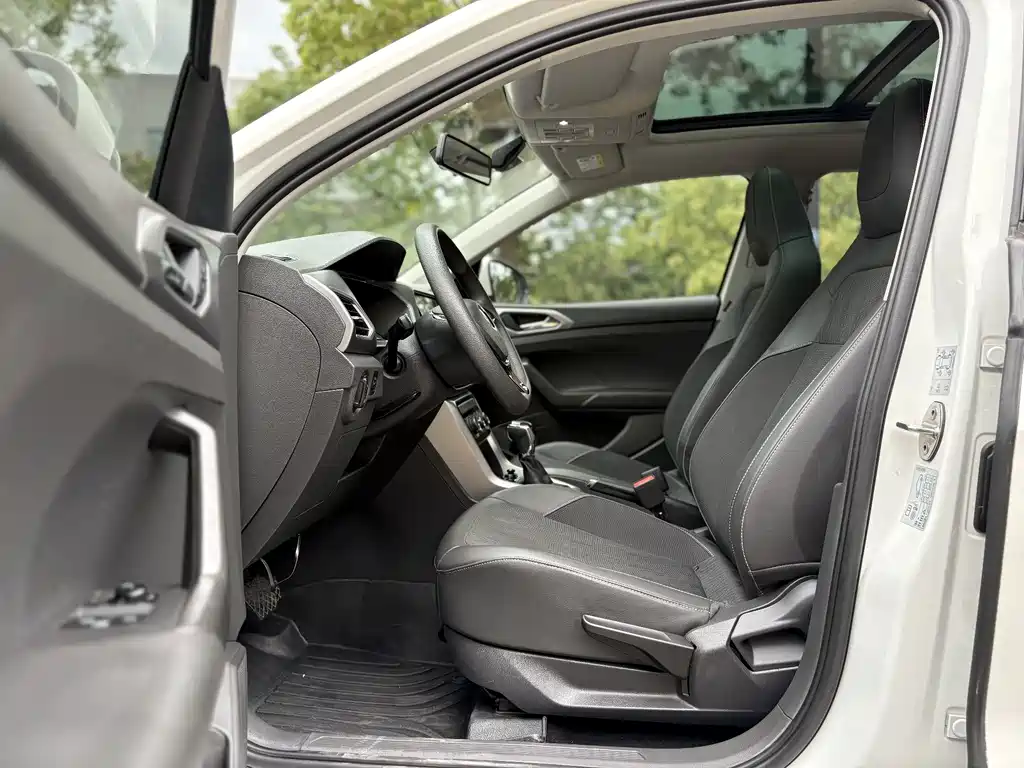 Volkswagen T-Cross — миниатюра 4