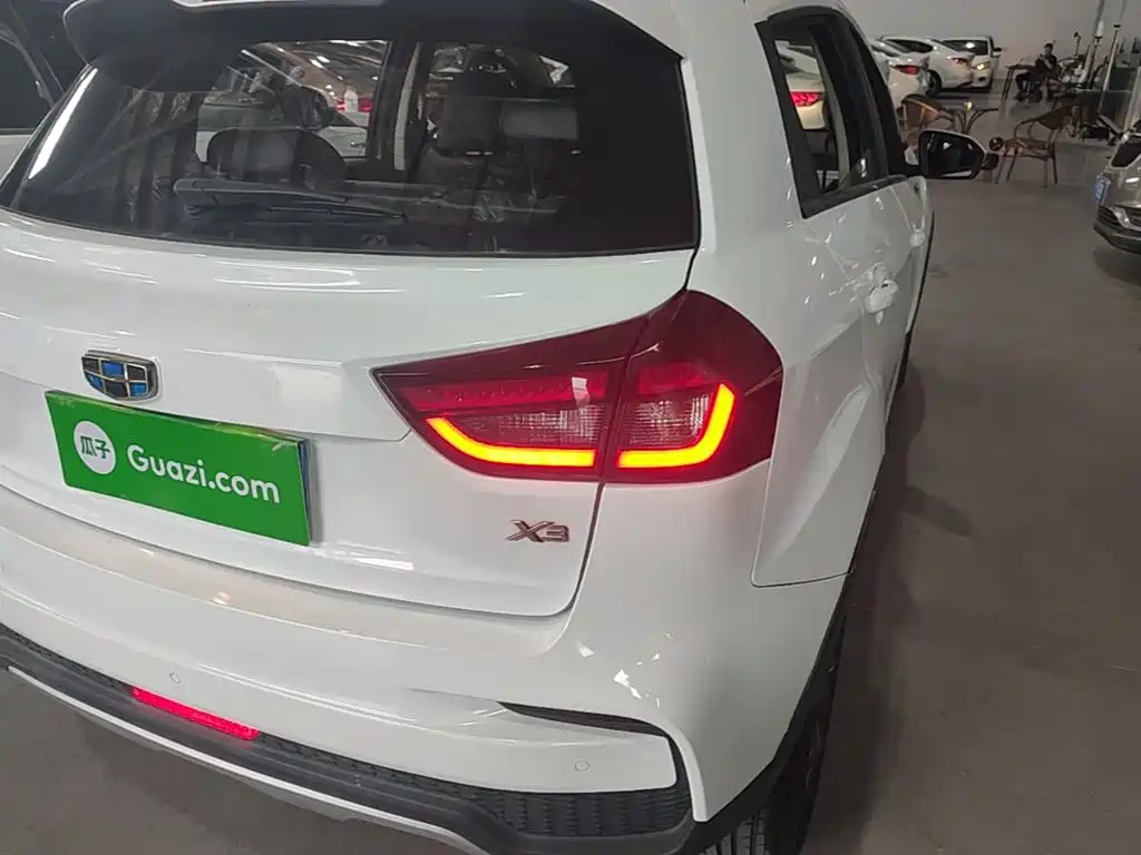 Geely Vision X3 — миниатюра 8