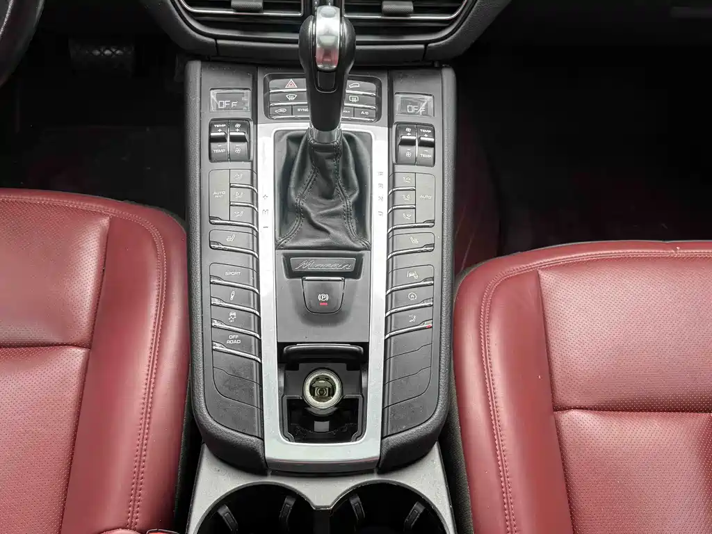 Porsche Macan — миниатюра 9